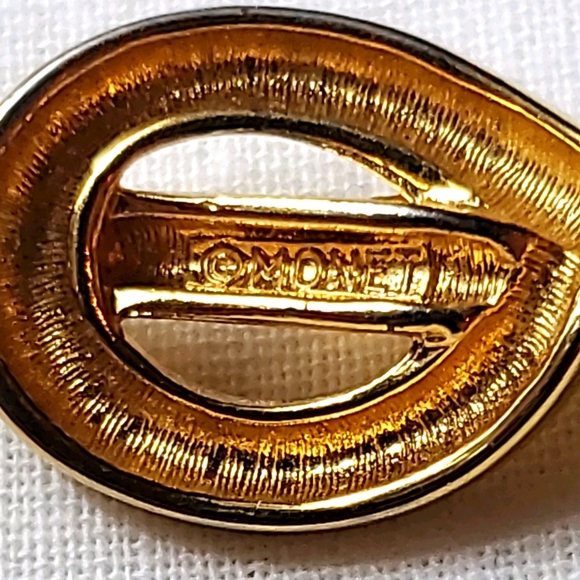 Monet costume jewelry gold bracelet - Picture 3 of 5